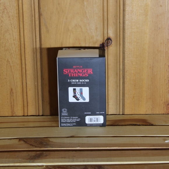 Netflix Stranger Things 3 Pair Crew Socks Mens‎ - Picture 3 of 4